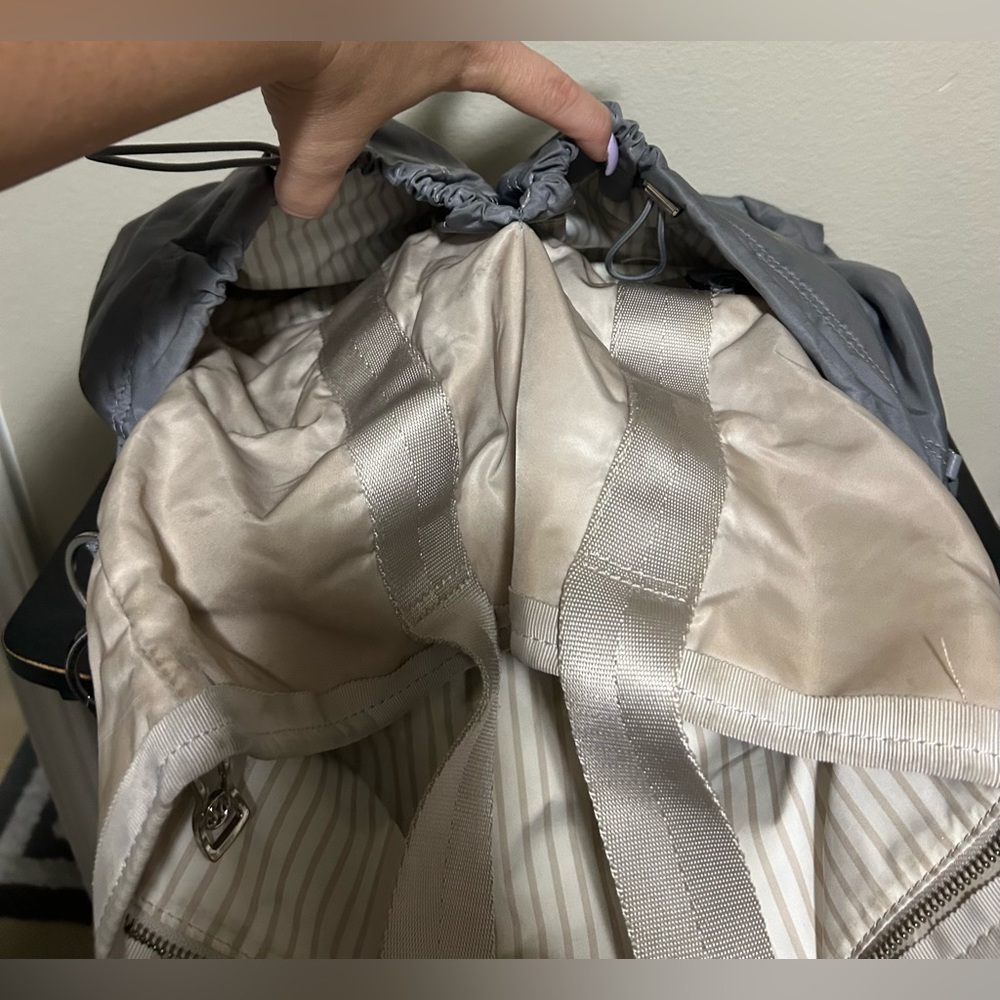 Used lulu lemon bag- grey and off white - Picture 11 of 16